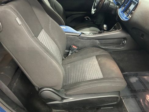 Used 2020 Dodge Challenger SXT w/ Blacktop Package image 11