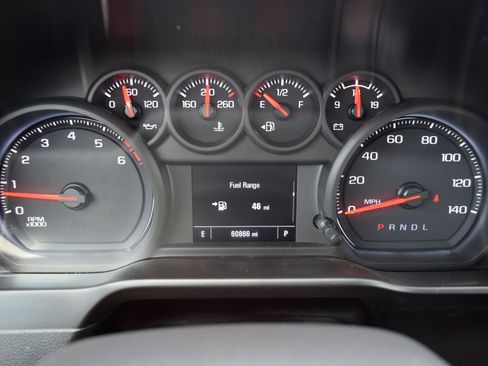 Used 2020 Chevrolet Silverado 1500 Custom w/ Infotainment Package RWD image 11