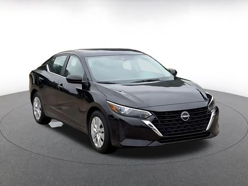 Used 2025 Nissan Sentra S FWD image 3