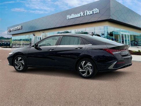 New 2025 Hyundai Elantra Limited image 4