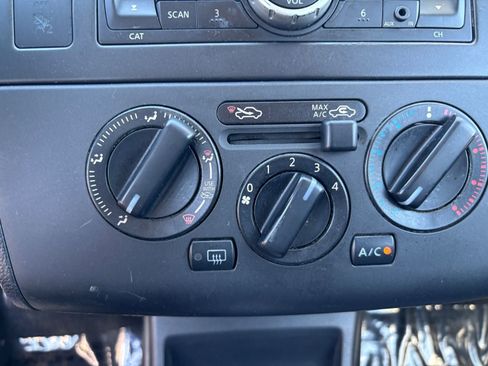 Used 2009 Nissan Versa w/ Convenience Pkg image 24