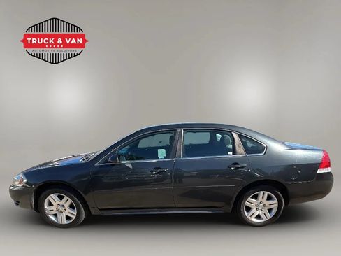 Used 2016 Chevrolet Impala LT FWD image 2