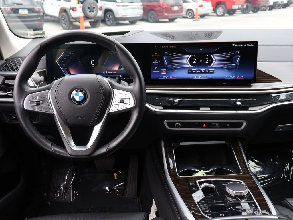 Used 2025 BMW X7 xDrive40i AWD/4WD image 20