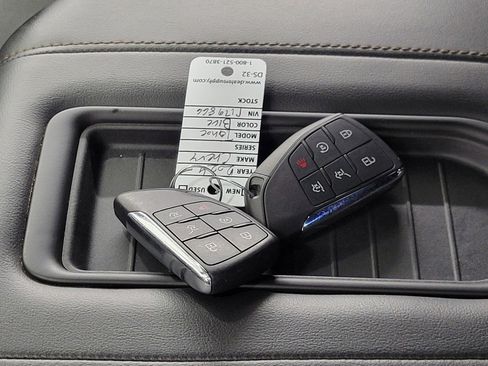 Used 2024 Chevrolet Tahoe High Country image 33