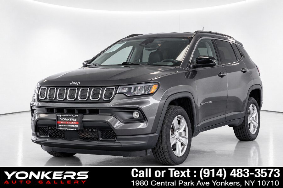 Used 2022 Jeep Compass Latitude AWD/4WD image 2