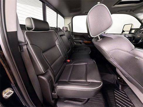 Used 2019 Chevrolet Silverado 2500 High Country image 25