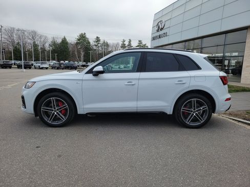 Used 2024 Audi Q5 e Premium Plus w/ Premium Plus Package AWD/4WD image 2