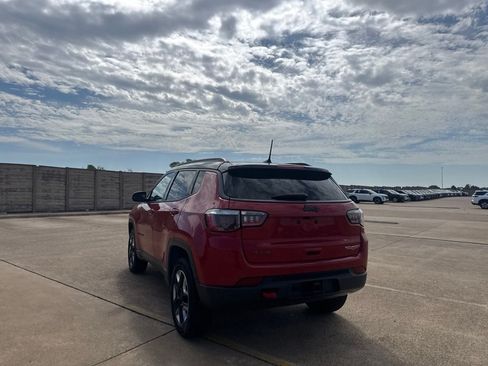 Used 2018 Jeep Compass Trailhawk w/ Leather Interior Group AWD/4WD image 16