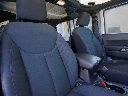 Used 2016 Jeep Wrangler Unlimited Sport w/ Quick Order Package 24S AWD/4WD image 25