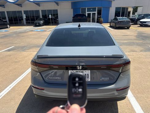 Used 2025 Honda Accord Sport image 6