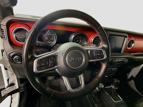 Used 2021 Jeep Gladiator Rubicon AWD/4WD image 5
