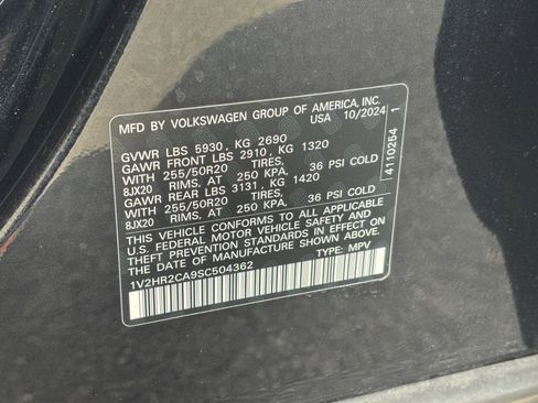 Used 2025 Volkswagen Atlas SE image 27