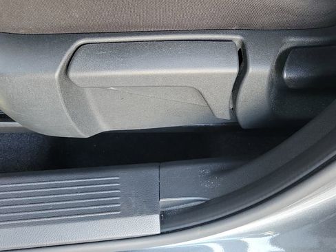 Used 2023 Nissan Rogue S image 19