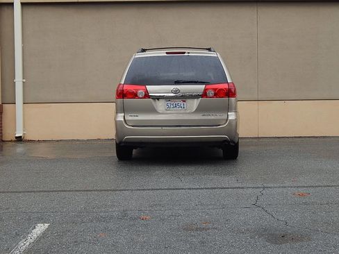 Used 2007 Toyota Sienna LE image 6