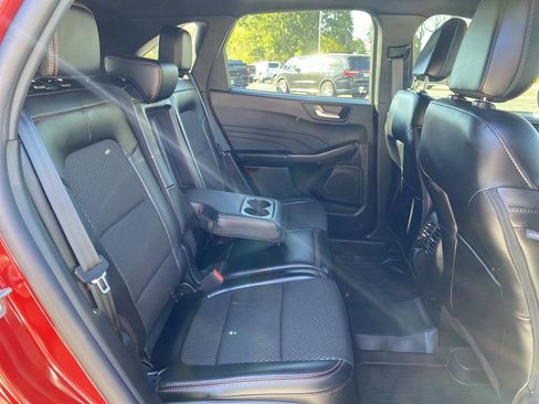 Certified 2025 Ford Escape ST-Line w/ Tech Pack #1 image 38