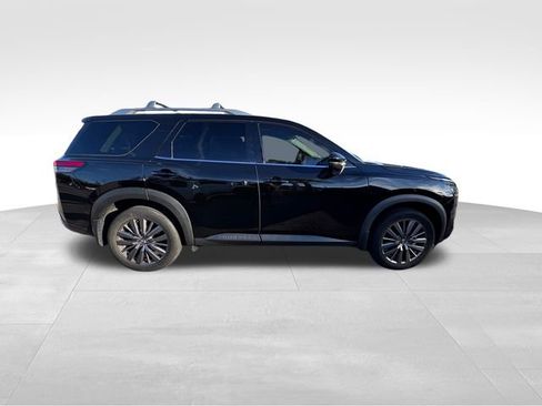 Used 2023 Nissan Pathfinder SL w/ SL Premium Package image 9