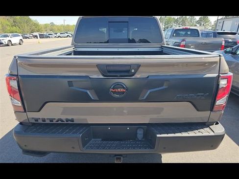 Used 2021 Nissan Titan PRO-4X w/ Pro-4x Convenience Package image 3