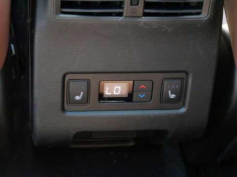Used 2025 Mitsubishi Outlander SEL AWD/4WD image 13