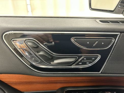 Used 2018 Lincoln Navigator Reserve AWD/4WD image 10