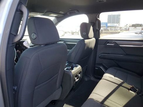 New 2026 GMC Acadia Elevation image 10