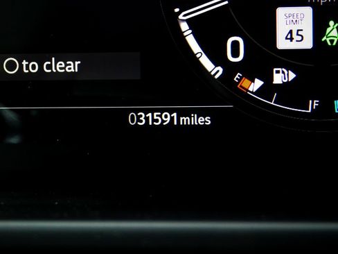 Used 2024 Land Rover Defender 90 S image 22