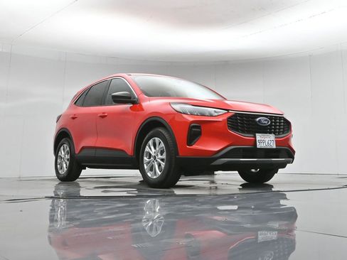 Certified 2024 Ford Escape Active FWD image 48
