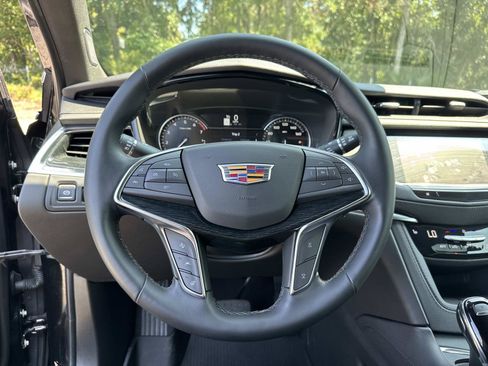 Used 2025 Cadillac XT5 Premium Luxury w/ LPO, Floor Liner Package FWD image 15