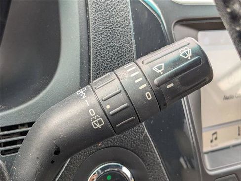 Used 2017 Ford Explorer XLT w/ Equipment Group 202A image 7