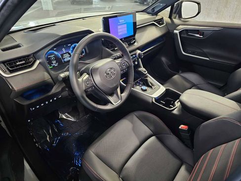 Used 2025 Toyota RAV4 XSE w/ Premium Package AWD/4WD image 2