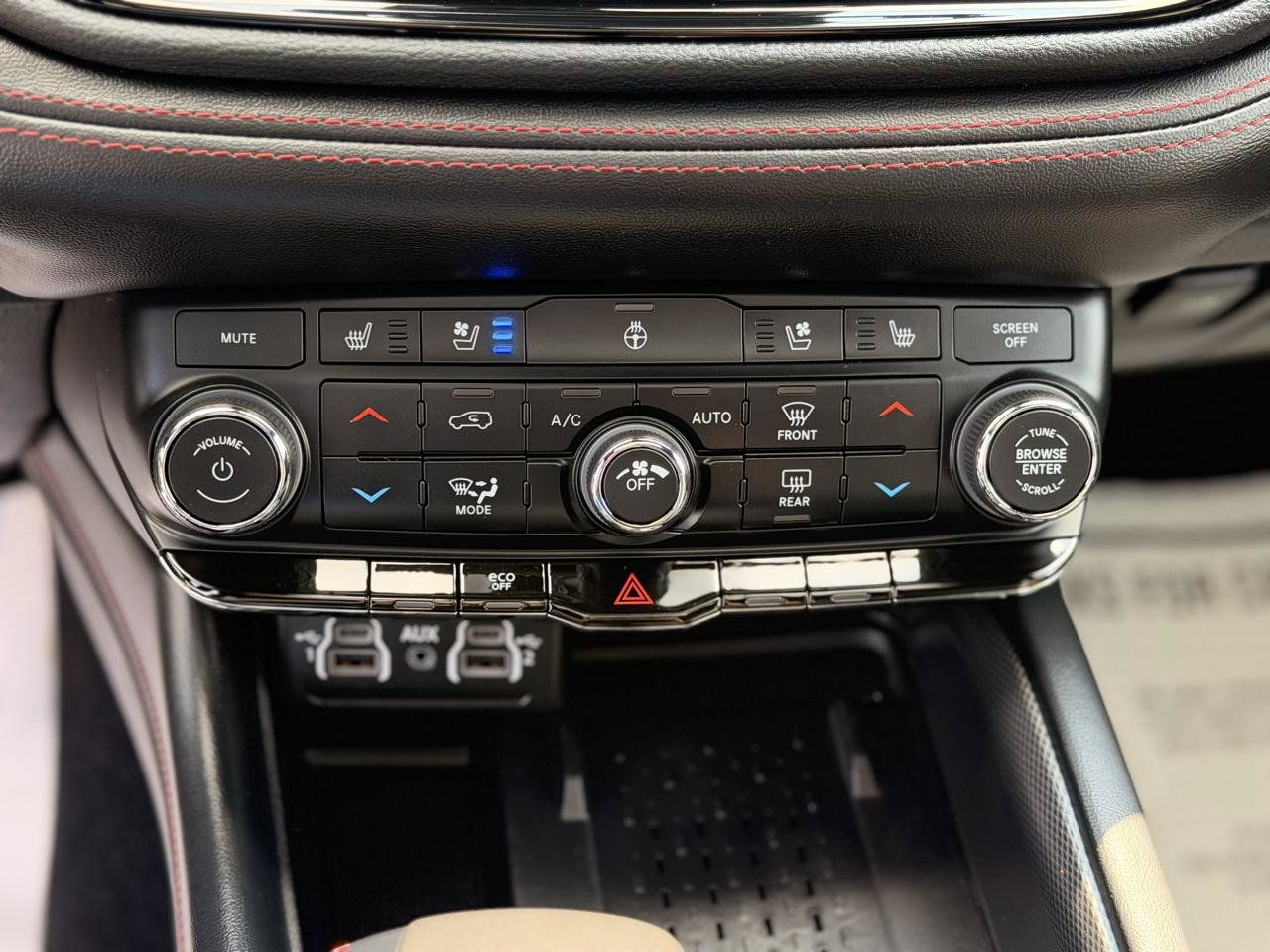 Used 2025 Dodge Durango R/T AWD/4WD image 31