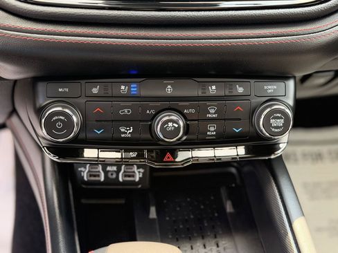 Used 2025 Dodge Durango R/T AWD/4WD image 31