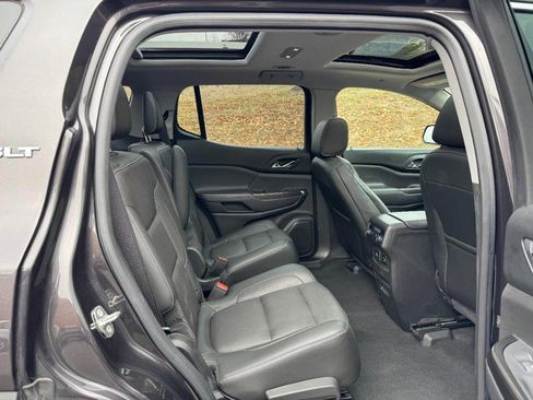 Used 2017 GMC Acadia SLT image 10