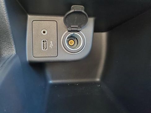 Certified 2025 Nissan Kicks Play S image 25