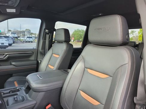 Used 2024 GMC Sierra 2500 AT4 w/ AT4 Premium Plus Package AWD/4WD image 22