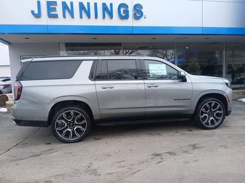 New 2026 Chevrolet Suburban RST w/ RST Capability Package AWD/4WD image 3