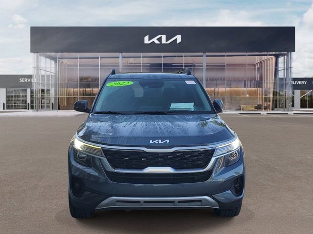 Certified 2022 Kia Seltos Nightfall Edition AWD/4WD image 2