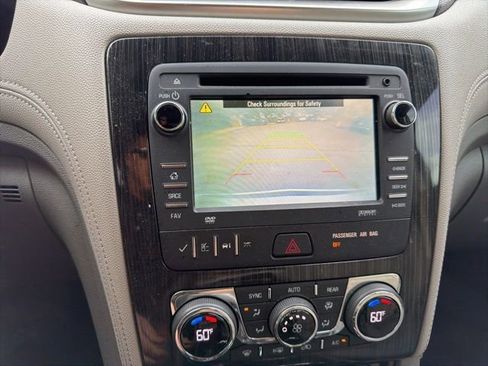 Used 2017 Chevrolet Traverse LT w/ Traveler's Package image 15