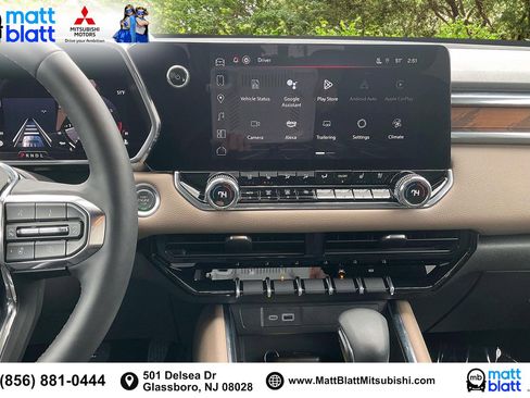 Used 2024 GMC Canyon Denali image 7