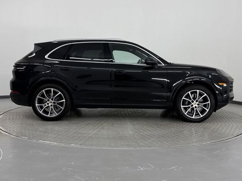 Used 2025 Porsche Cayenne image 8