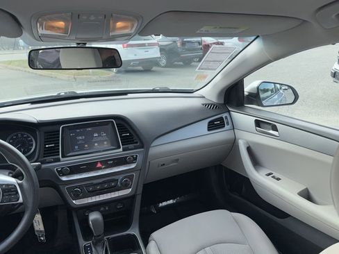 Used 2018 Hyundai Sonata SE image 12