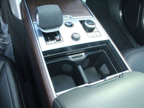 Used 2023 Land Rover Range Rover SE image 16