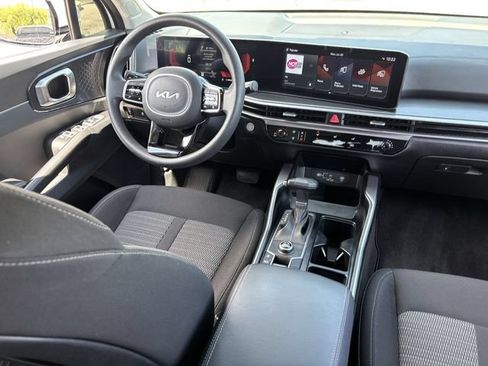 Used 2025 Kia Sorento LX FWD image 14