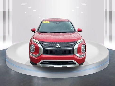 Used 2024 Mitsubishi Outlander SE FWD image 2