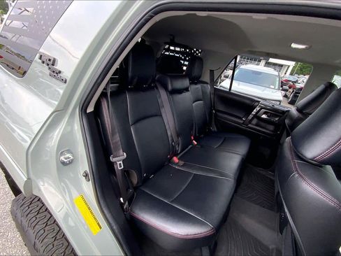 Used 2022 Toyota 4Runner TRD Off-Road Premium w/ Moonroof Package AWD/4WD image 19