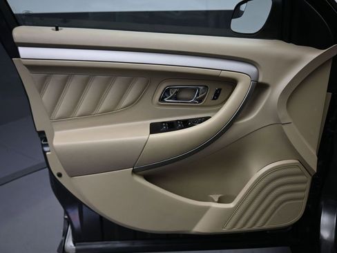 Used 2018 Ford Taurus SE image 9