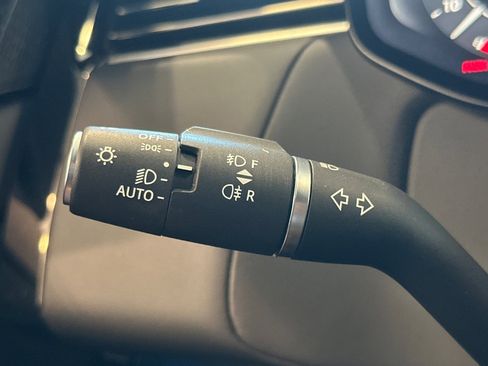 Used 2025 Land Rover Range Rover Sport Autobiography image 32