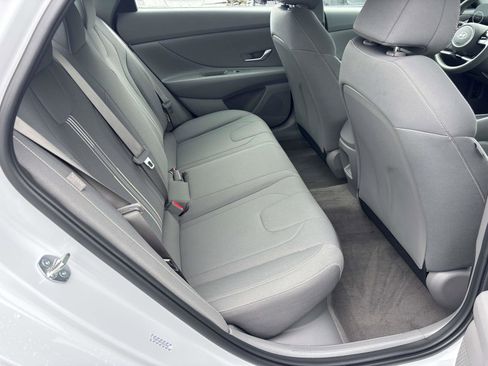 Used 2024 Hyundai Elantra Blue image 14