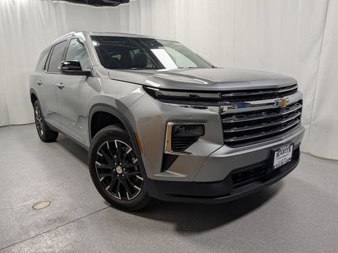 New 2026 Chevrolet Traverse LT w/ Sun and Wheel Package AWD/4WD image 2
