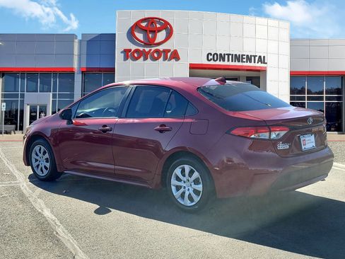 Certified 2022 Toyota Corolla LE image 4