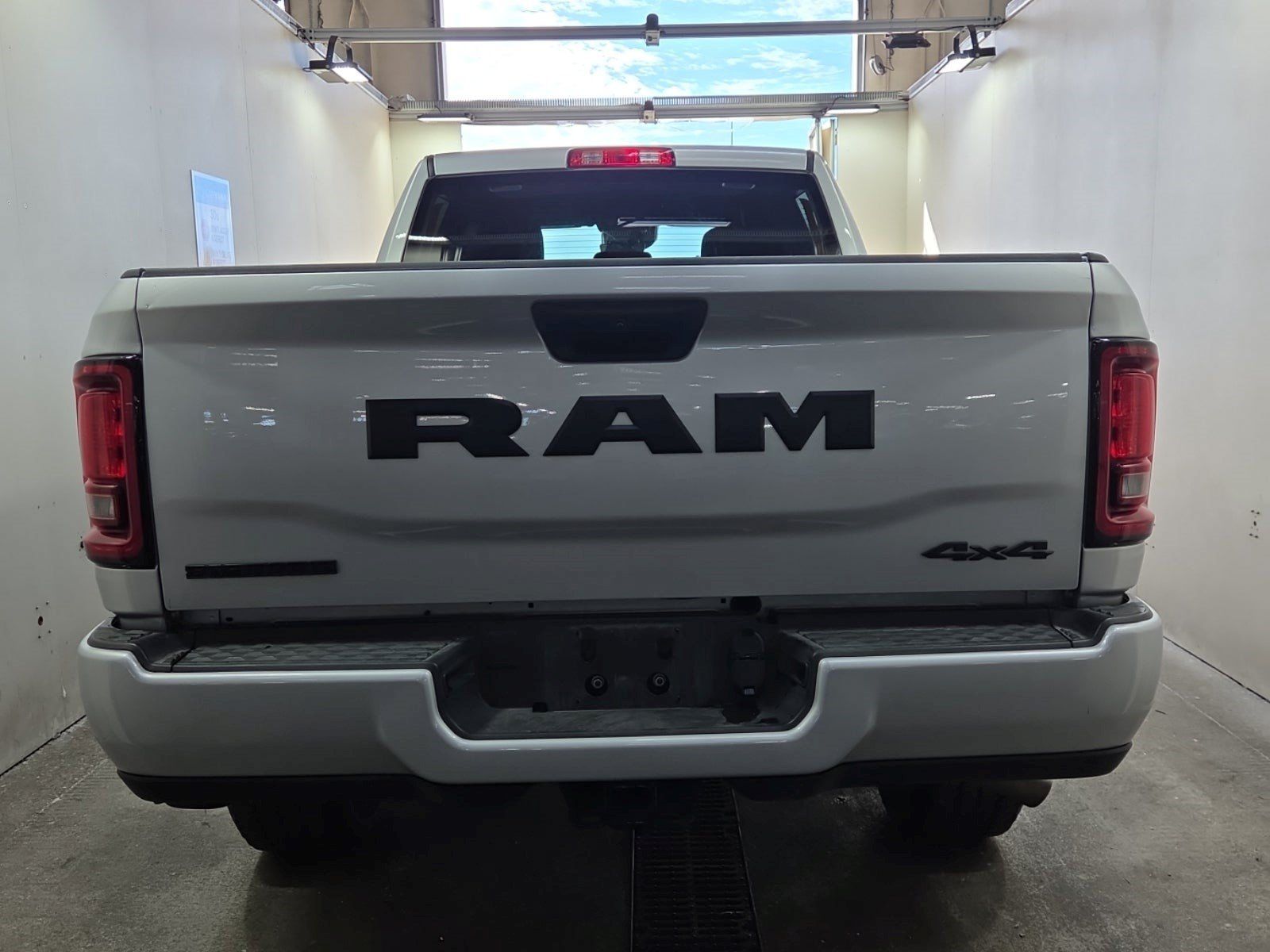 Used 2026 RAM 2500 Big Horn AWD/4WD image 4